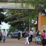 cameroun-une-etudiante-et-le-doyen-de-la-fac-des-sciences-accuses-d-avoir-vole-1139-ordinateurs-de-paul-biya