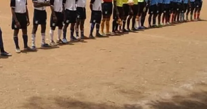 scandale-dans-un-centre-de-formation-a-abobo-un-coach-accuse-d-avoir-abuse-de-ses-joueurs-les-badauds-tentent-de-le-lyncher