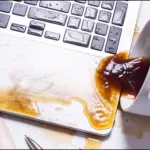 des-methodes-a-appliquer-lorsque-l-on-renverse-de-l-eau-ou-du-cafe-sur-son-ordinateur