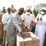 developpement-local-de-koro-soumahoro-youssouf-remet-aux-populations-des-logements-sociaux-et-pose-un-acte-fort