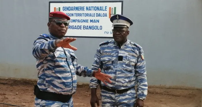 le-gl-apalo-met-en-garde-les-mototaxis-sans-casque-a-partir-du-26-avril-prochain-celui-qui-n-a-pas-de-casque