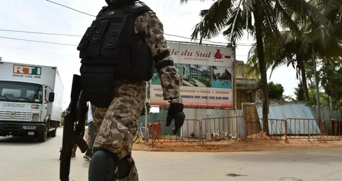 une-brigade-de-gendarmerie-attaquee-et-incendiee-hier-ouattara-parle-de-gbagbo-bedie-katinan-un-important-secret-livre