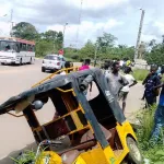 grand-lahou-un-chauffeur-de-moto-taxi-tue-par-un-car-de-70-places-le-jour-de-la-fete-de-travail