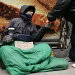 une-ville-offre-de-l-argent-aux-mendiants-pour-quitter-le-pays-et-ne-plus-y-revenir