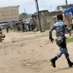 cote-d-ivoire-des-masques-bastonnent-un-gendarme-en-service