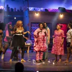 droles-de-femmes-1ere-etape-les-pagneuses-et-les-collantieres-offrent-des-fous-rires-et-de-belles-emotions-au-public