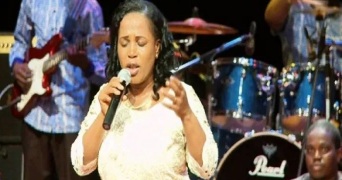 gospel-tournee-de-l-artiste-chantre-constance