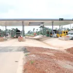 poste-peage-de-singrobo-un-camion-charge-d-anacardes-percute-violemment-un-vehicule-de-type-berline-communique
