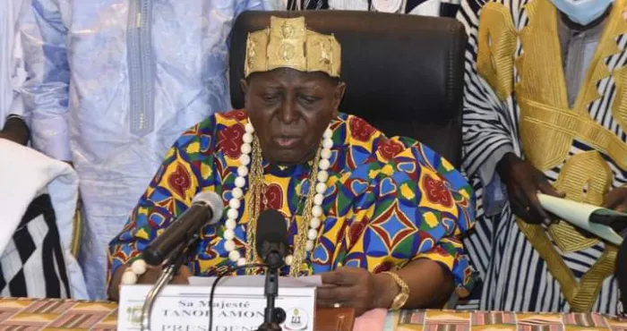 les-rois-et-chefs-traditionnels-s-opposent-a-l-accueil-populaire-du-president-laurent-gbagbo
