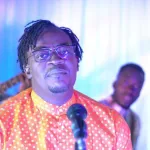 tonton-zela-agresse-par-des-microbes-a-yopougon-son-cachet-et-l-argent-de-la-vente-de-son-nouvel-album-emportes-sa-voiture-bousillee