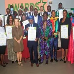 awards-ecologie-afrique-de-l-ouest-jean-luc-assi-felicite-les-initiateurs-et-les-invite-aux-journees-portes-ouvertes-de-son-departement-ministeriel