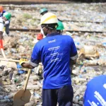 lutte-contre-la-pollution-de-la-lagunaire-ebrie-carena-organise-une-operation-de-nettoyage-et-d-entretien-de-la-baie-d-abidjan