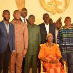 en-visite-chez-la-reine-des-baoule-a-sakassou-ahoussou-jeannot-annonce-la-construction-du-palais-du-royaume-baoule-ce-qu-il-a-confie-a-la-reine