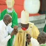 gbagbo-a-la-cathedrale-saint-paul-ce-que-monseigneur-kutwa-a-dit-avant-de-lui-donner-un-chapelet