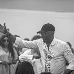 a-paris-pour-ses-vacances-molare-renoue-avec-le-travaillement-lors-d-une-soiree-zouglou