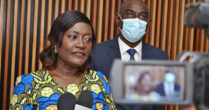 bac-2021-epreuves-ecrites-plus-de-300-000-candidats-au-front-des-ce-lundi