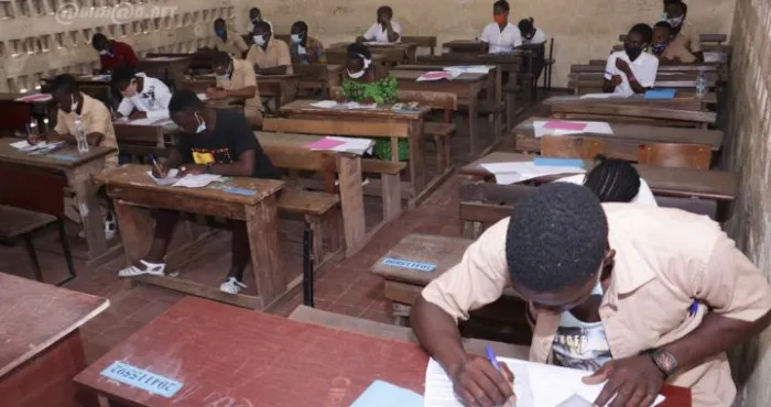 une-candidate-saute-du-lit-d-accouchement-pour-le-centre-d-examen-une-autre-evacuee-impossibilite-de-s-asseoir-pour-une-eleve