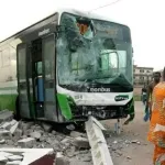 port-bouet-un-bus-ramasse-une-famille-la-mere-et-l-un-de-ses-fils-grievement-blesses-son-autre-garcon-tue