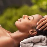 5-gestes-simples-pour-lutter-contre-les-signes-de-l-age-sur-le-visage