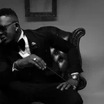 tenor-le-mari-d-eunice-zunon-manque-de-se-tuer-dans-un-accident-apres-son-concert-a-douala-sa-voiture-calcinee-un-mort-et-des-blesses-graves