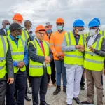 grand-marche-de-bouake-patrick-achi-s-informe-de-l-avancement-des-travaux