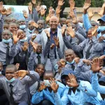 bouake-le-premier-ministre-patrick-achi-ouvre-le-guichet-emploi-jeunes