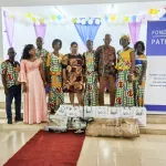 mode-la-fondation-pathe-o-fait-don-de-machines-a-coudre-et-de-pagnes-aux-couturiers-de-ouragahio