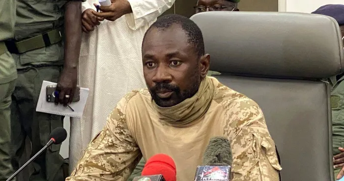 bamako-le-president-de-la-transition-assimi-goita-echappe-a-une-tentative-d-assassinat-au-couteau