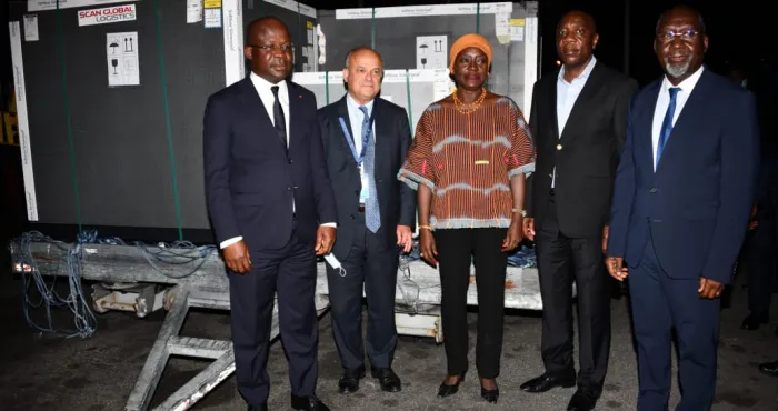 lutte-contre-la-covid-19-programme-de-vaccination-268-000-doses-de-vaccin-astra-zeneca-offertes-a-la-cote-d-ivoire-par-la-france