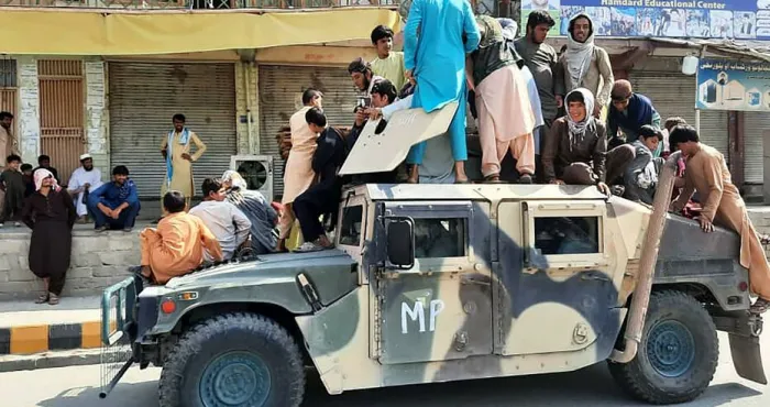 afghanistan-les-talibans-s-emparent-de-kaboul-le-president-en-fuite-a-l-etranger