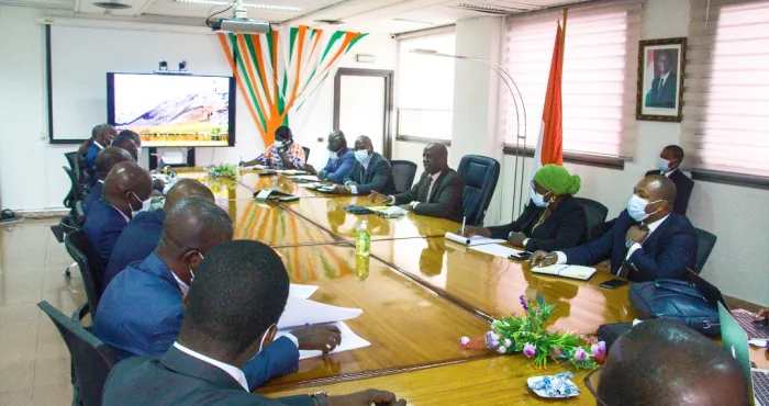 cote-d-ivoire-le-concours-de-recrutement-des-enseignants-du-superieur-ouvert-voici-comment-postuler