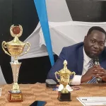 reconnaissance-du-merite-dr-aka-t-germain-major-de-la-promotion-de-l-ecole-des-notaires-du-nigeria-dedie-ses-prix-au-gouvernement