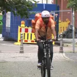 un-ex-ministre-reconverti-en-livreur-a-velo