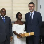 programme-b-excellence-une-etudiante-ivoirienne-recoit-une-bourse-d-etudes-de-26-millions-fcfa-de-bollore-transport-and-logistics