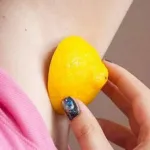 comment-se-debarrasser-naturellement-de-l-odeur-au-niveau-des-aisselles