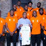 apres-l-afrobasket-le-ministre-bruno-kone-recoit-les-basketteurs-a-son-domicile
