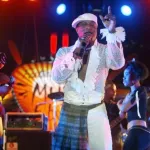 femua-2021-koffi-olomide-cree-un-bad-buzz-a-nouveau-ce-qu-il-a-fait-au-fils-d-hamed-bakayoko