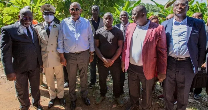 agroforesterie-patrick-achi-salue-l-engagement-des-planteurs-pour-une-cacaoculture-durable