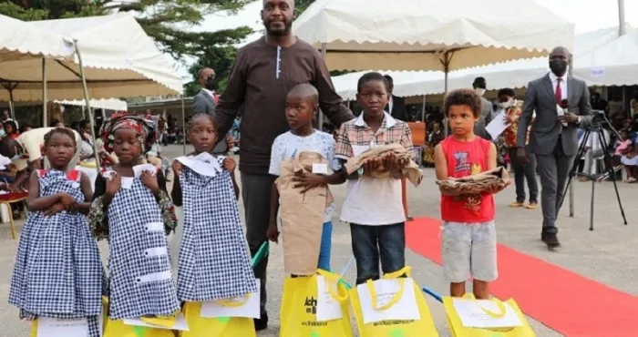 journee-de-l-excellence-au-plateau-la-mairie-distribue-environ-110-millions-de-fcfa-aux-meilleurs-eleves-de-la-commune