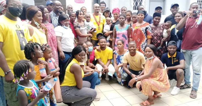 cancer-infantile-le-rotaract-cote-d-ivoire-met-du-baume-au-coeur-d-une-trentaine-de-famille