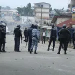 fraude-sur-l-electricite-a-toviato-port-bouet-situation-tendue-entre-des-gendarmes-et-les-populations-plusieurs-arrestations-effectuees