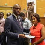 cote-d-ivoire-suivi-du-fonds-d-appui-au-secteur-informel-1000-jeunes-recoivent-des-tablettes-pour-le-demarrage-de-leurs-activites