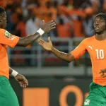 eliminatoire-mondial-2022-les-ivoiriens-felicitent-gervinho-et-accusent-serge-aurier