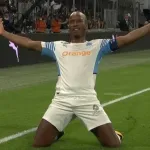 match-des-heros-didier-drogba-enflamme-le-velodrome-avec-un-triple
