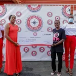 solibra-appuie-les-zinzins-du-bonheur-pour-la-traditionnelle-caravane-de-distribution-de-kits-scolaires