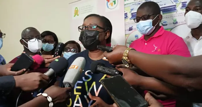 octobre-rose-la-population-feminine-de-20-ans-et-plus-invitee-a-se-faire-depister-gratuitement-contre-le-cancer-de-sein-au-cnrao