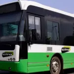 transport-urbain-un-chauffeur-de-bus-pose-une-action-surprenante-sur-l-echangeur-de-marcory