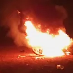 axe-daoukro-ettrokro-des-coupeurs-de-route-apprehendes-apres-leur-forfait-une-moto-brulee