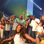 concert-magic-system-entraine-plusieurs-personnalites-dans-une-envolee-zougloutique
