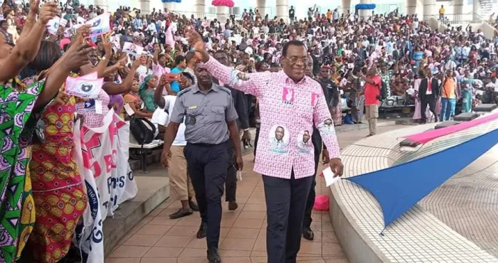 cote-d-ivoire-affi-reussi-son-congres-bedie-fait-des-recommandations-un-commissariat-vandalise-a-abengourou